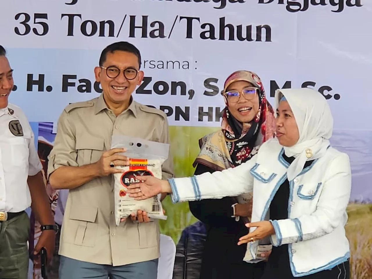 Fadli Zon Apresiasi Inovasi Budi Daya Padi di Kabupaten Bandung