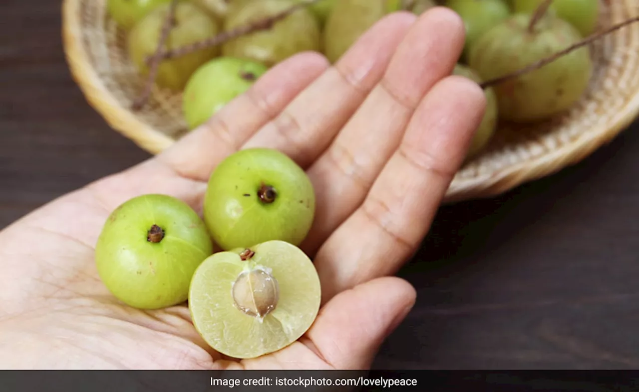 आंवला तेल में मिलाकर लगाएं ये चीज, महीनेभर में बाल दिख सकते हैं लंबे, घने और मजबूत, बहुत आसान है ये...