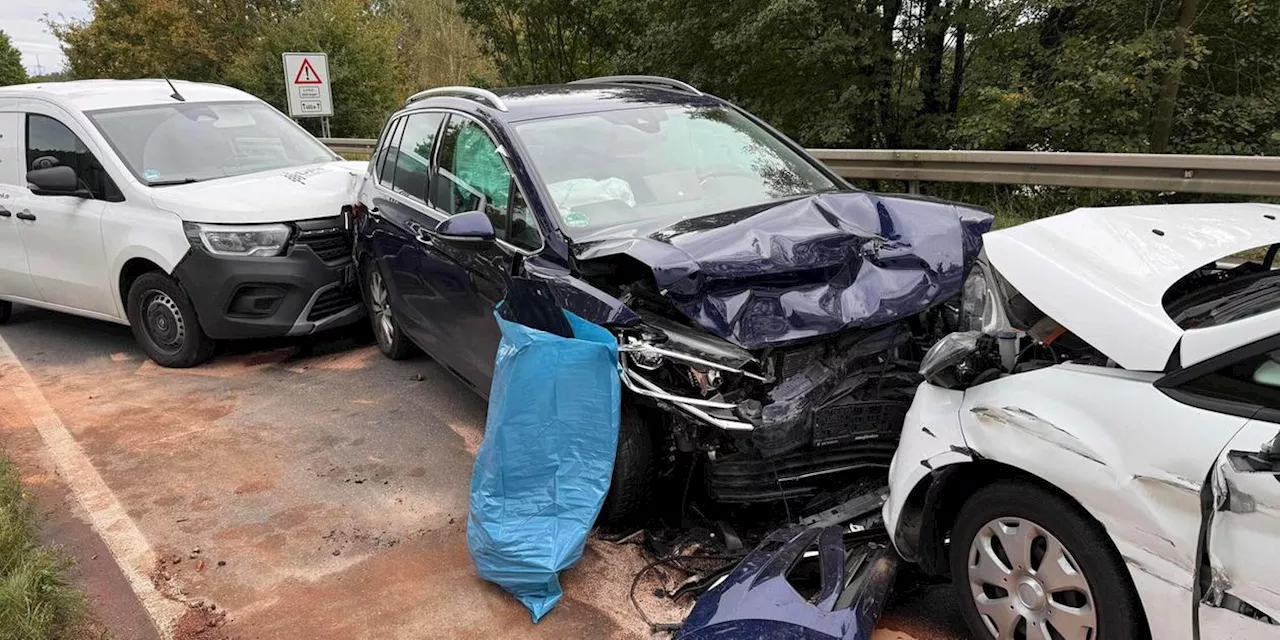 Kollision im Gegenverkehr: Mehrere Verletzte nach Unfall auf B470 in bei Forchheim