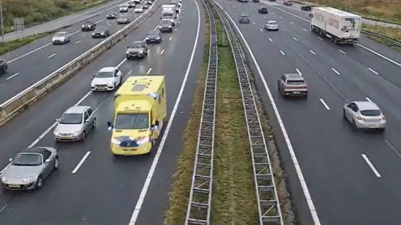 Bedankje met een kus van Rijkswaterstaat: niemand negeert rood kruis