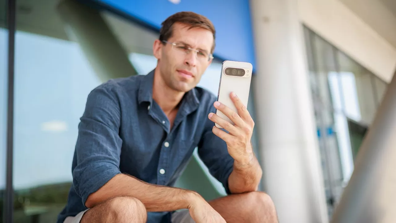 Google Smartphone Spying on Users, Sending Location and Personal Data Every 15 Minutes