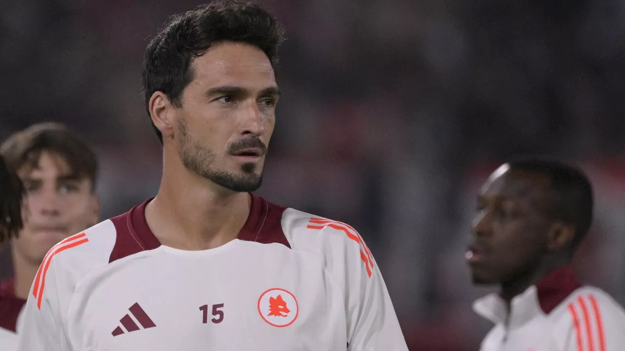 Hummels non gioca nella Roma: il post social del difensore