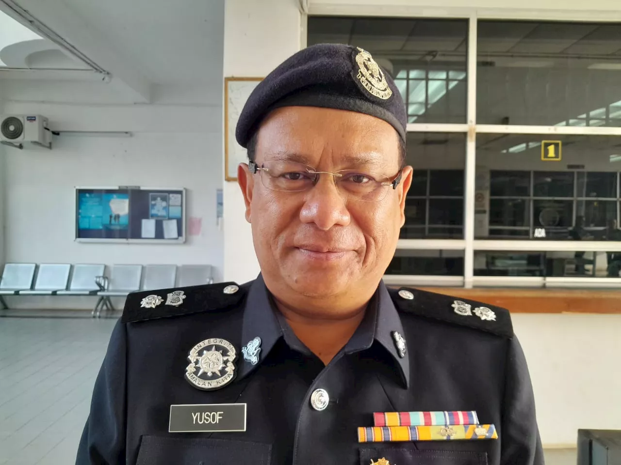 Dua lelaki menyamar polis peras ugut warga asing