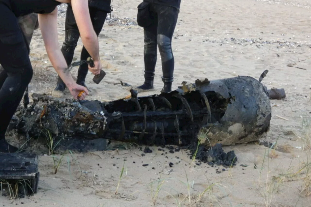 Une 'torpille humaine' découverte sur une plage du Calvados : les plongeurs démineurs à la manœuvre