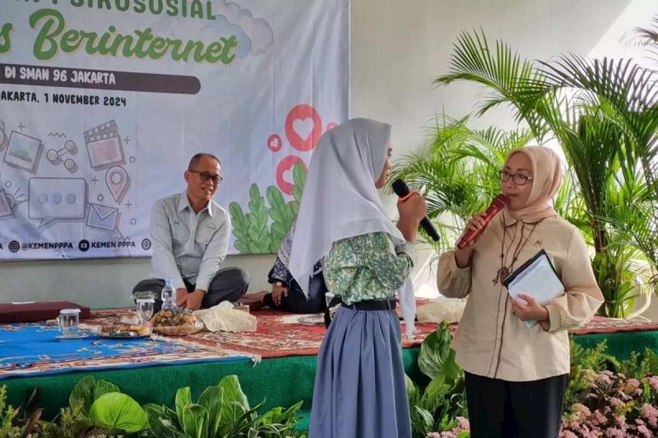 Menteri Arifah Fauzi bagikan cerita retret Magelang ke pelajar SMAN 96