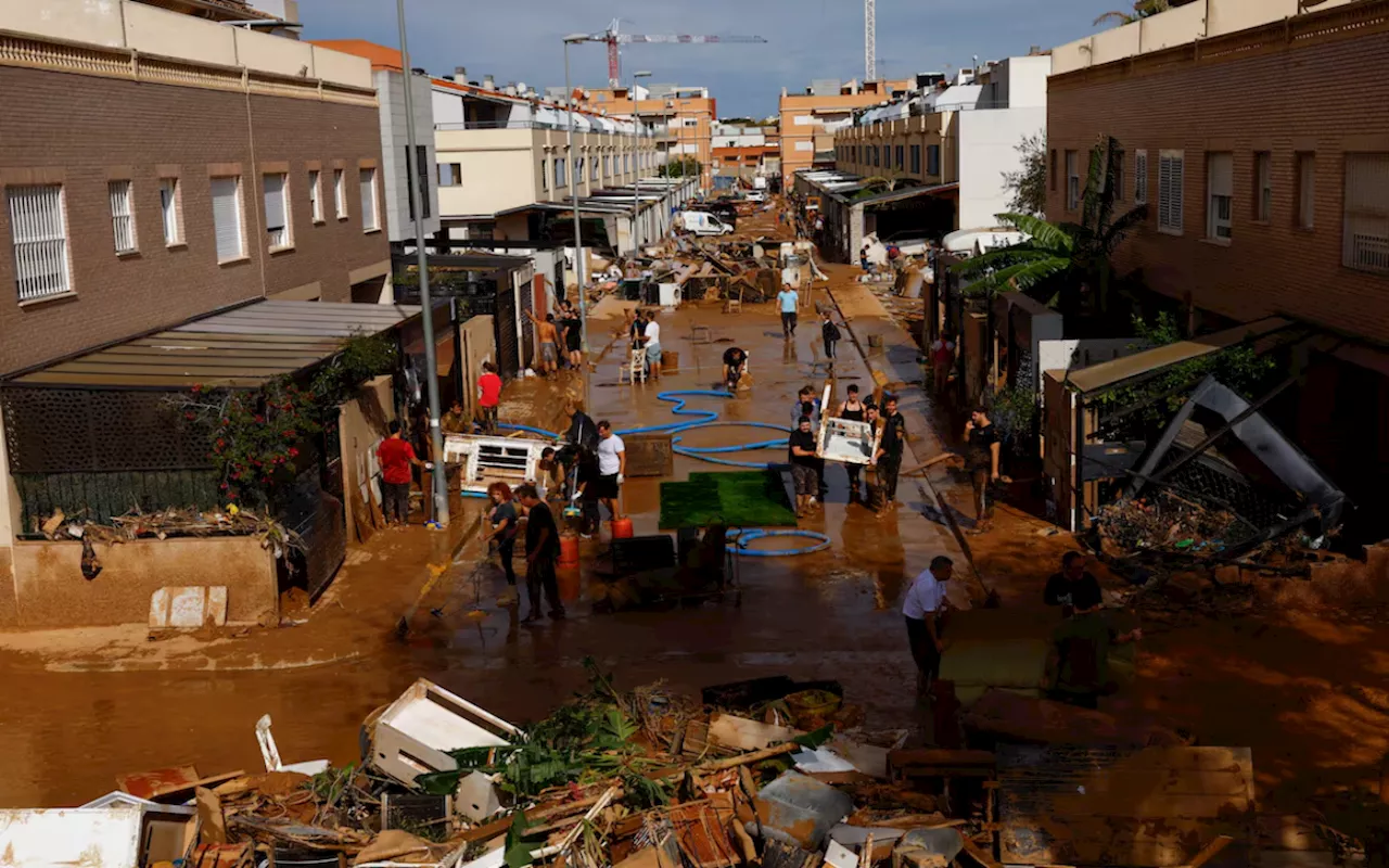 Ya son 205 los fallecidos por inundaciones en Valencia; abren morgue temporal