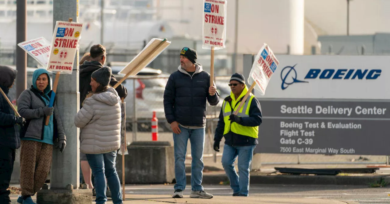 Boeing machinists' union leadership backs latest company offer, calls for Monday vote