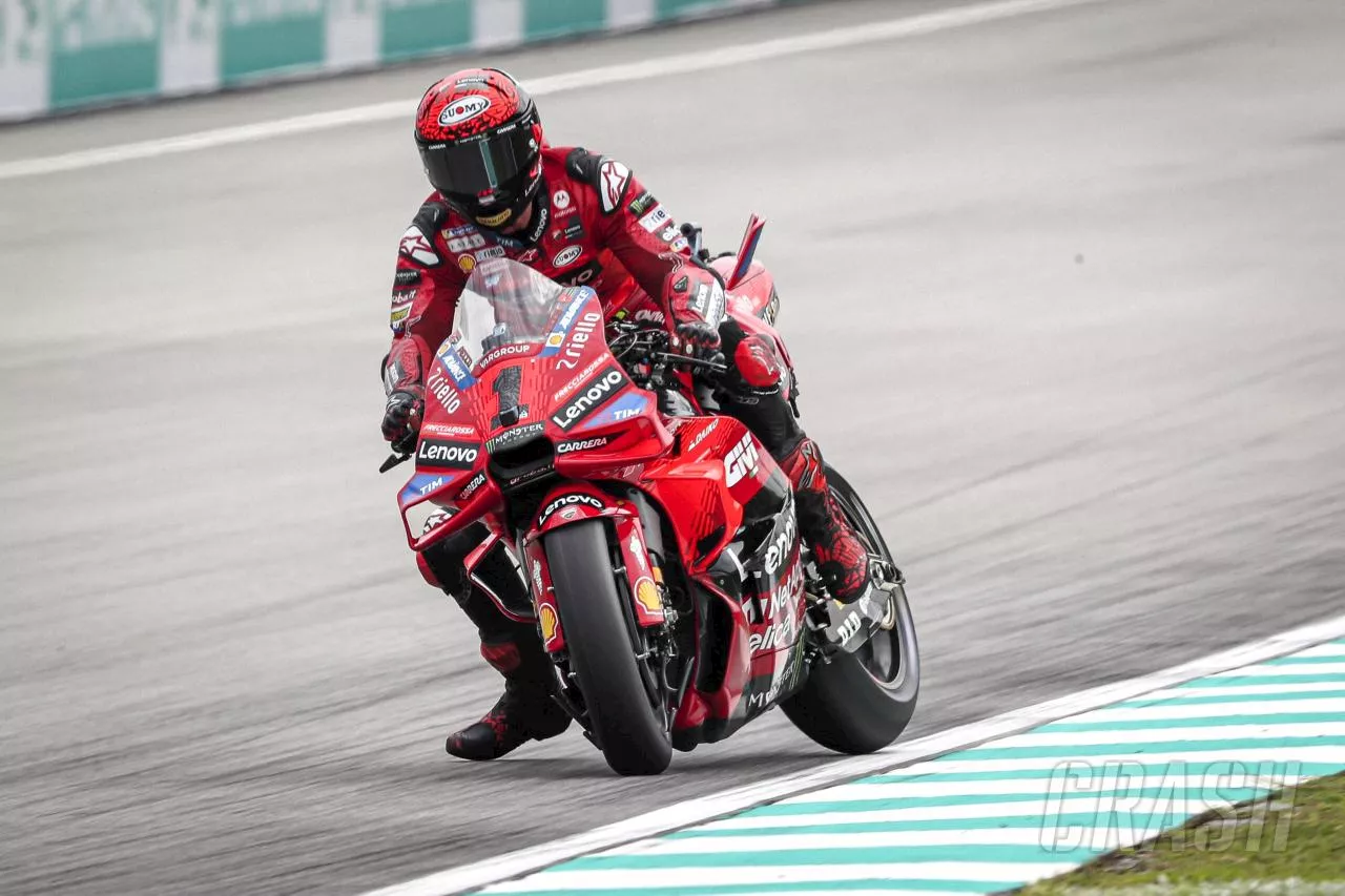 Francesco Bagnaia 0.7s clear in Malaysian MotoGP FP1, Andrea Iannone 9th!