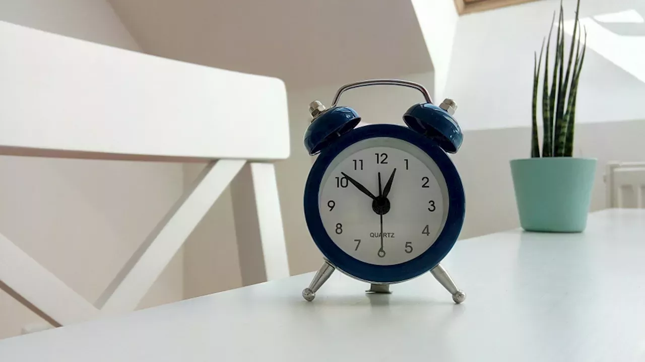 Daylight saving time in Ontario When do the clocks fall back? Canada