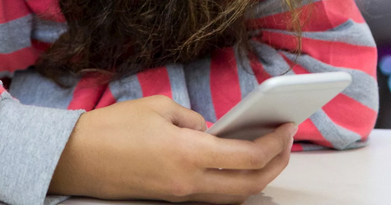 South Lanarkshire Council discusses mobile phones in classrooms