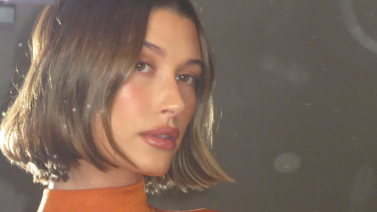 Hailey Bieber Gave Us The Cosiest Mani And We Think It Might Be The Inspo Behind Her Next Rhode Drop