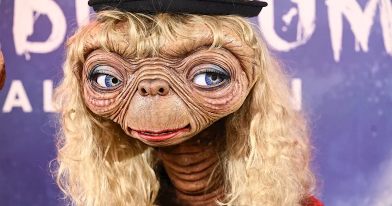 Heidi Klum’s E.T. Halloween costume out of this world