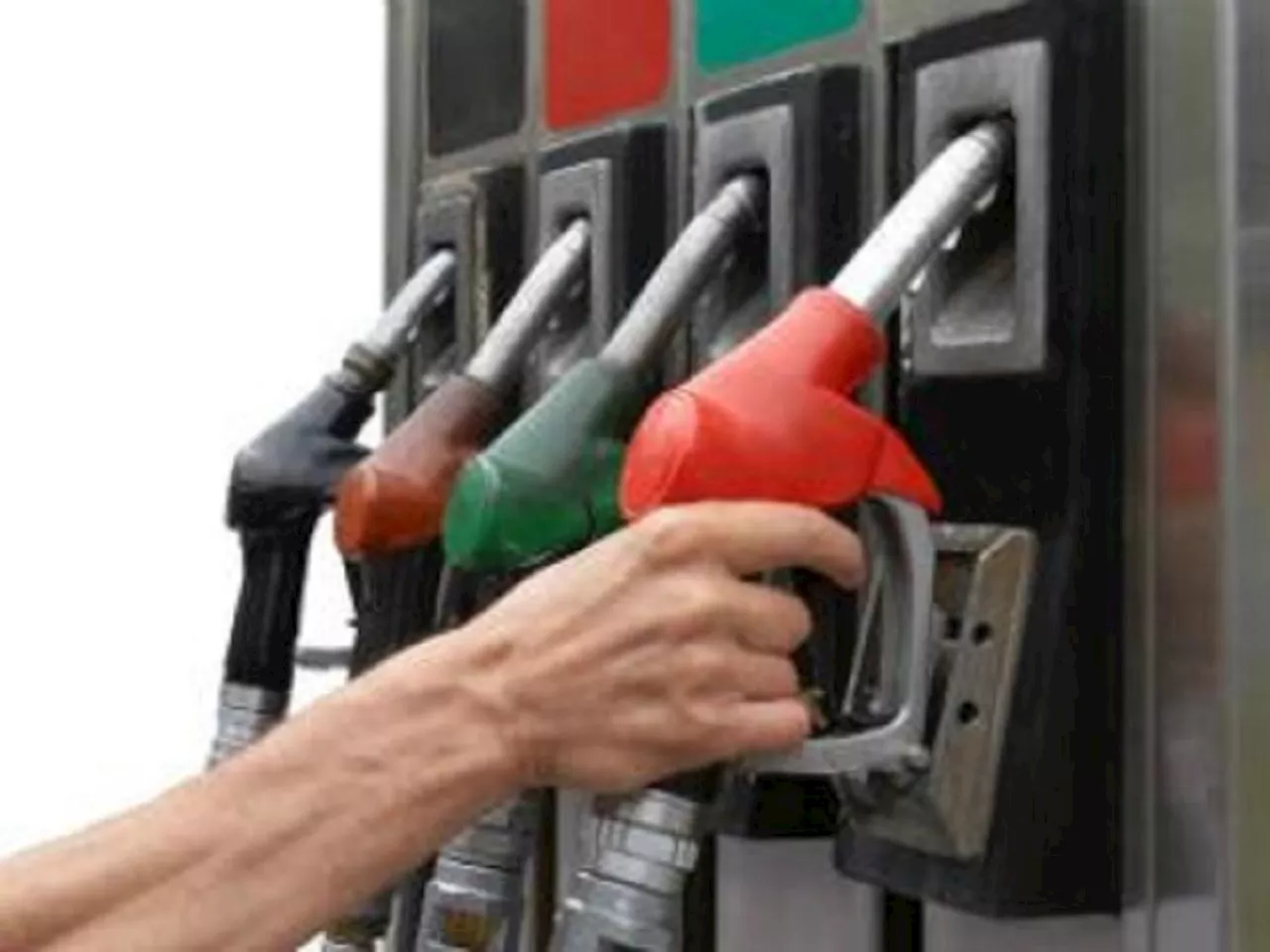 Gasoline rollback, diesel no change or price cut seen next week