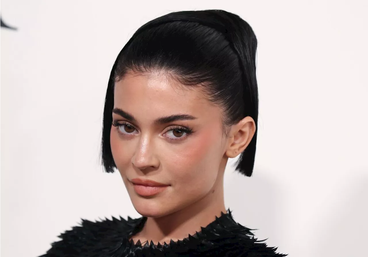 Kylie Jenner pose nue sur instagram, elle adopte une frange en hommage à une actrice connue