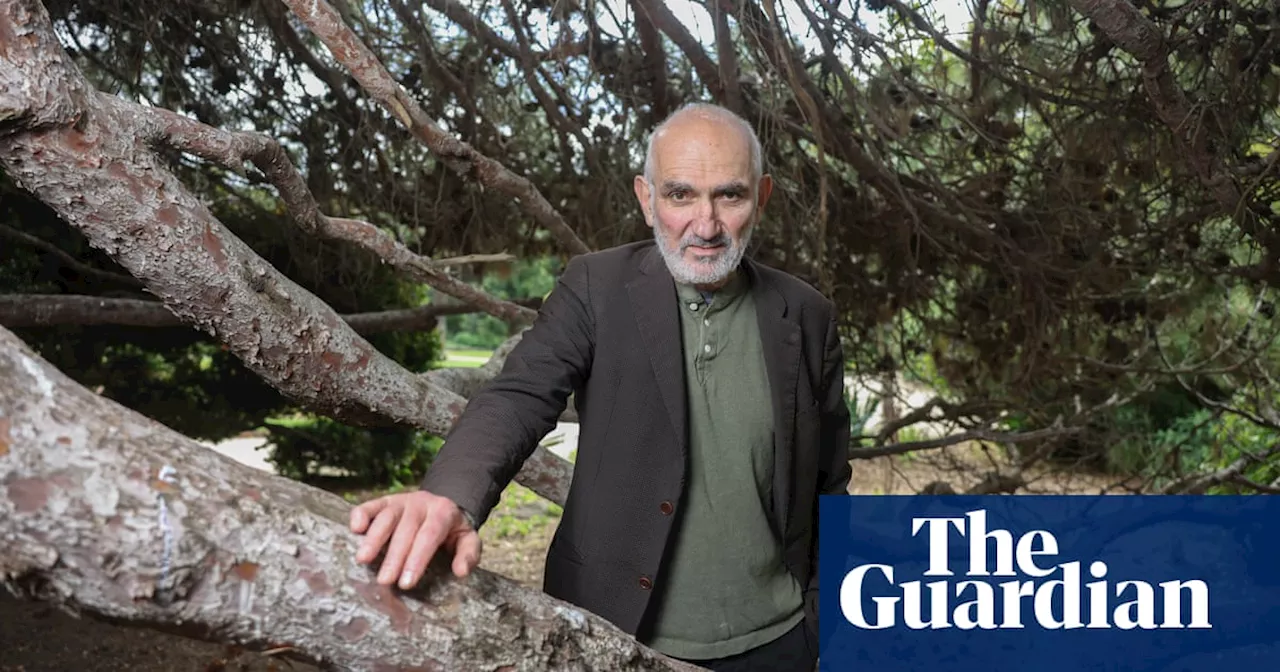 Paul Kelly: ‘Most of the time when I’m writing songs, I’m boring myself’