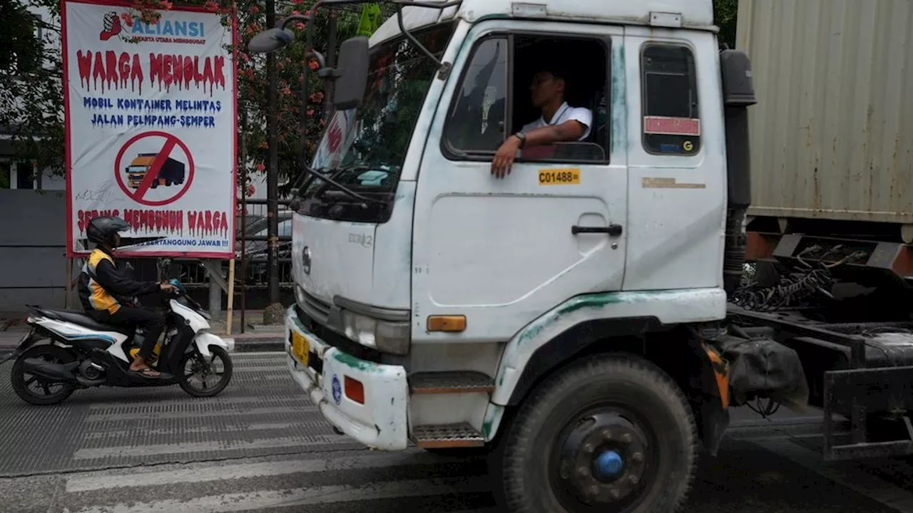 Sopir Truk Ugal-ugalan Picu Kecelakaan Beruntun di Tangerang, Enam Orang Terluka