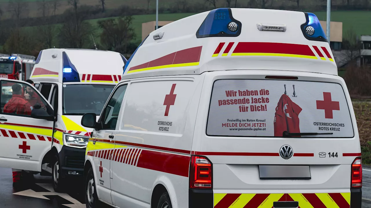  Auto mit zwei Kindern von Zug erfasst und mitgeschleift