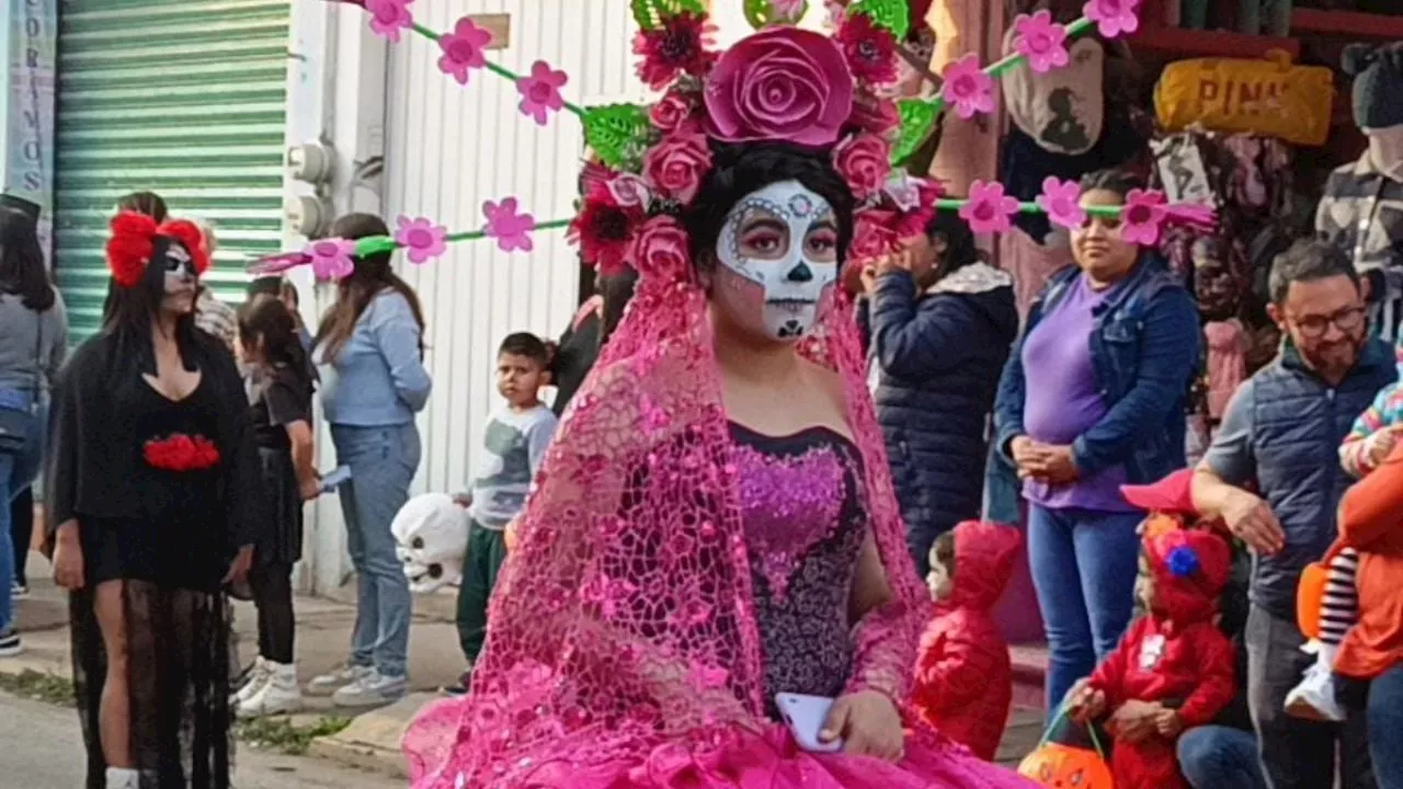 En Festejo por Día de Muertos desfilan Catrinas en Tulancingo