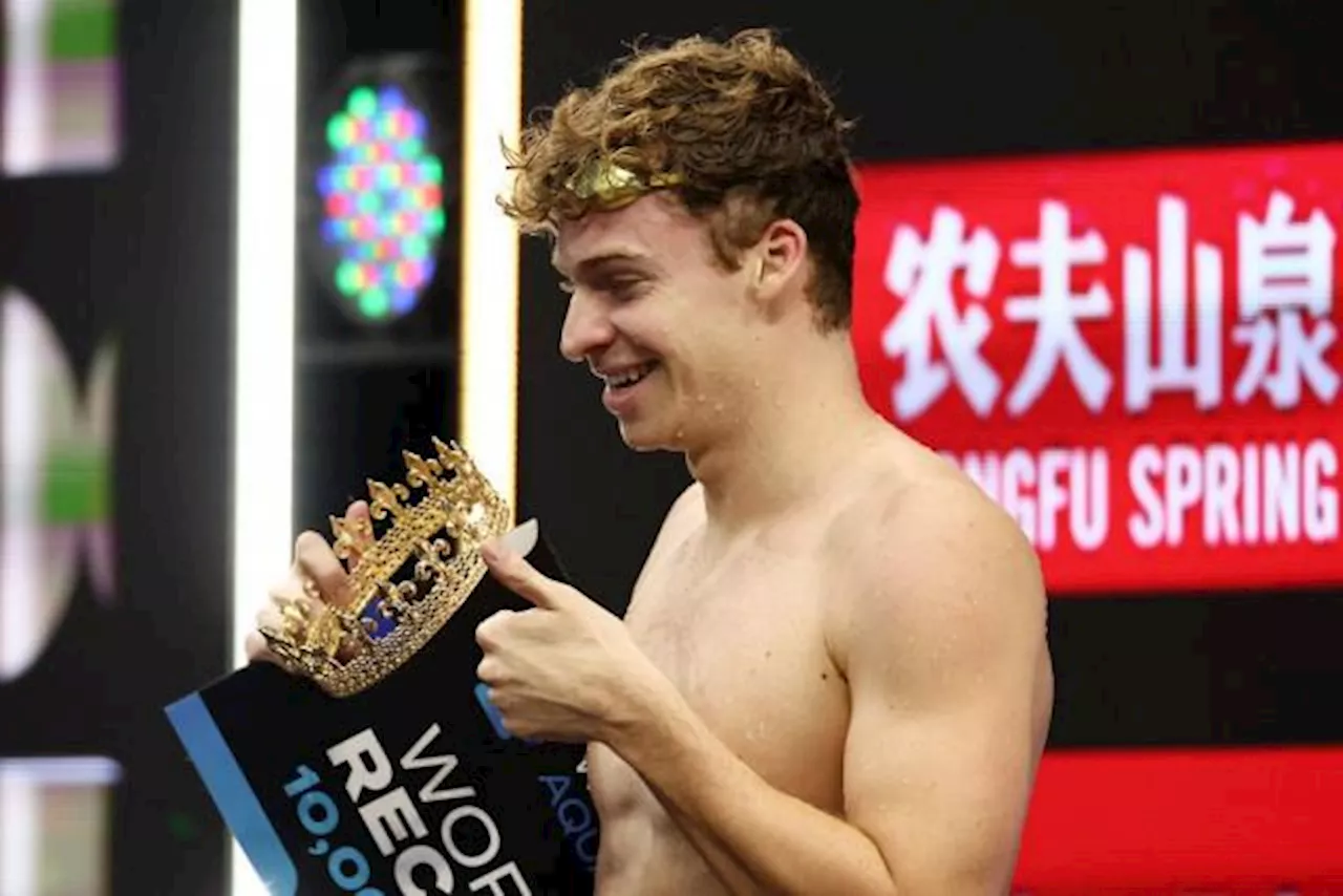 Léon Marchand s'offre le record du monde du 200 m 4 nages en petit bassin