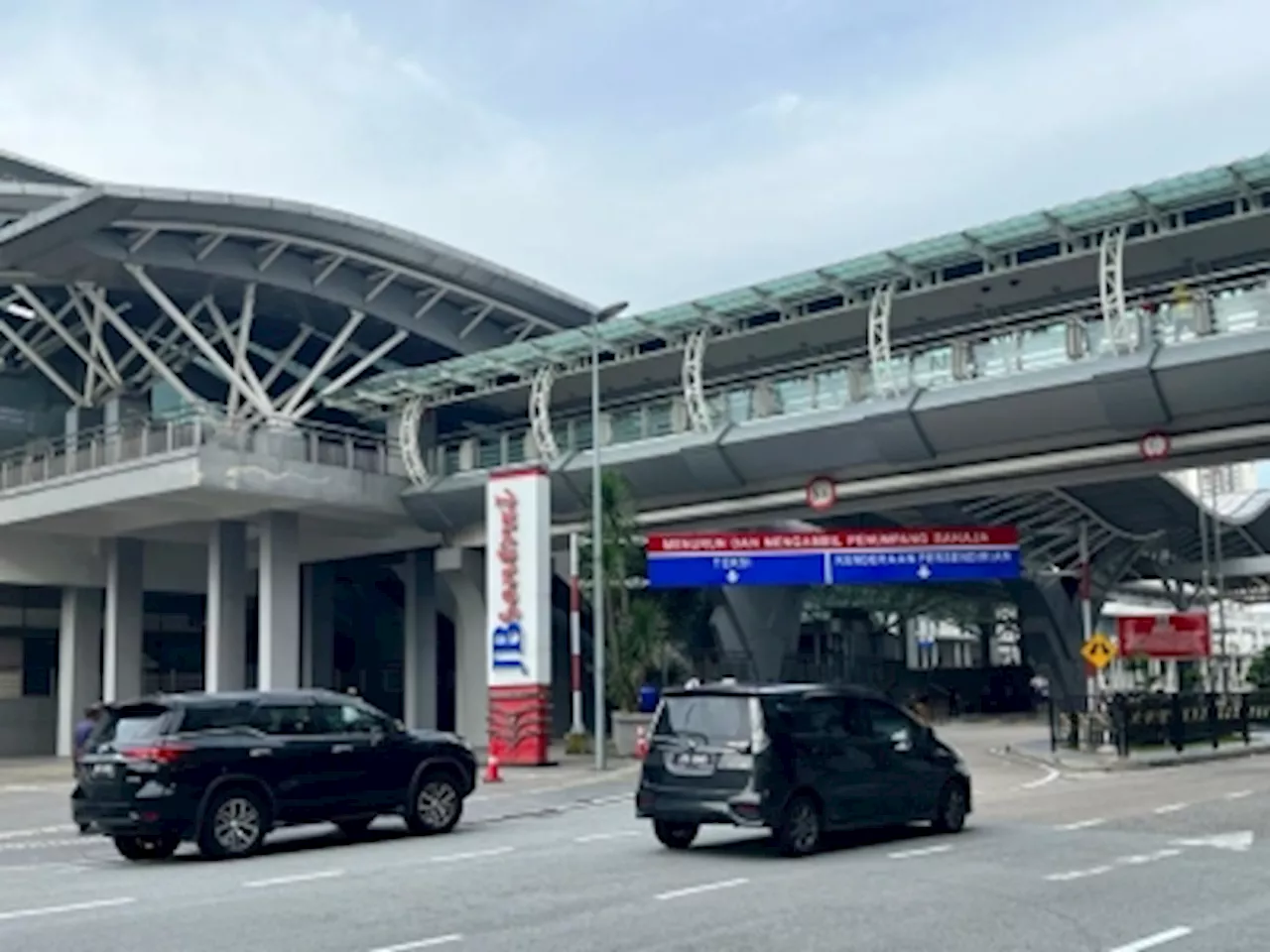 Sri Lankan man dies after falling from JB Sentral link bridge during immigration check