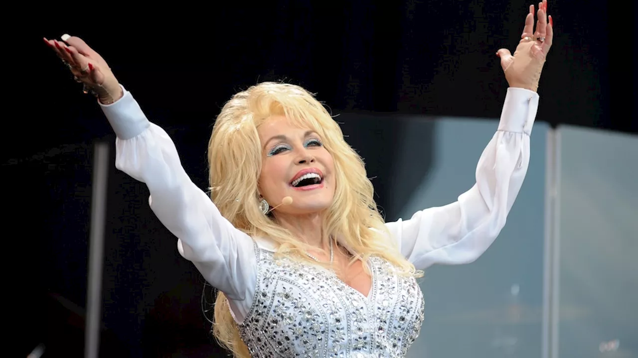 Dolly Parton blij met gekloond schaap Dolly: 'Ik voelde me gevleid'