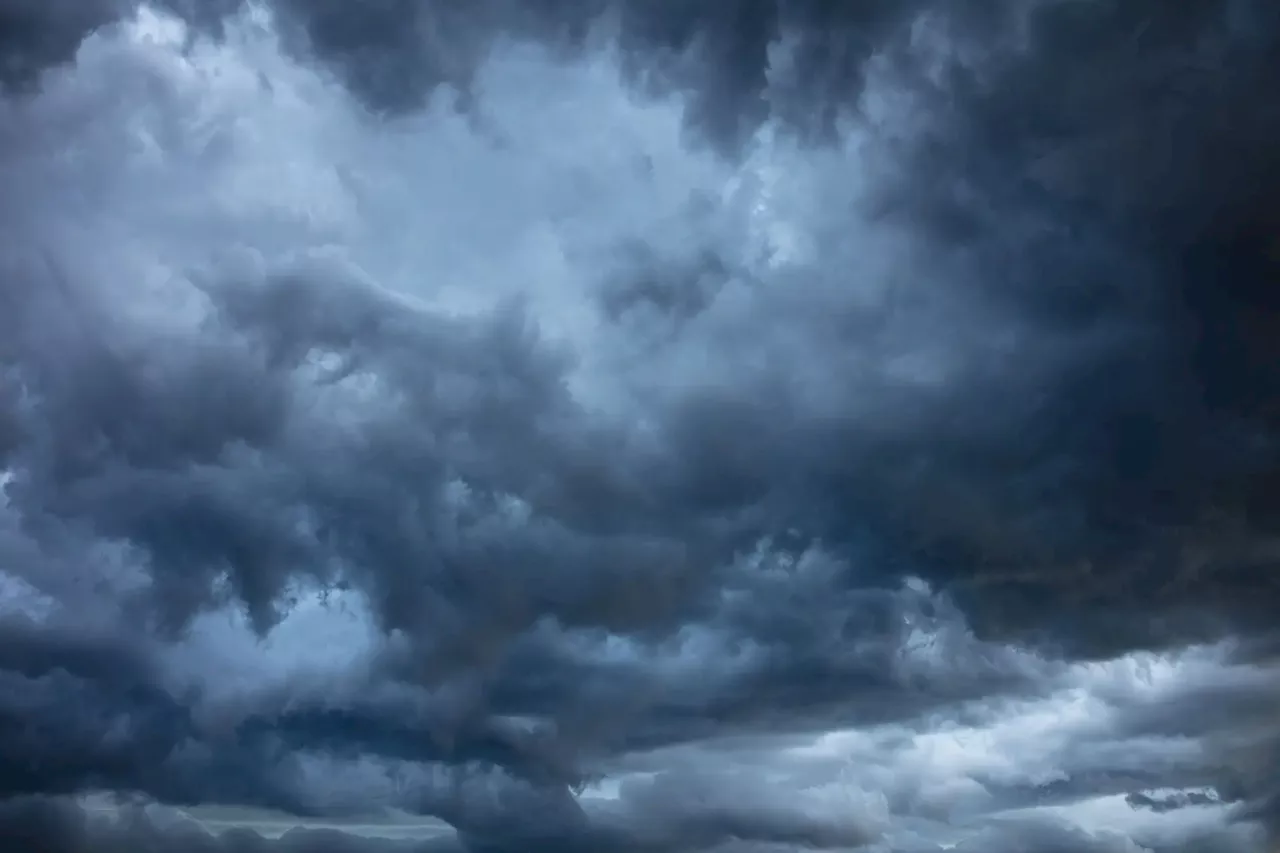 Faro sob aviso laranja devido a previsão de chuva forte e trovoada