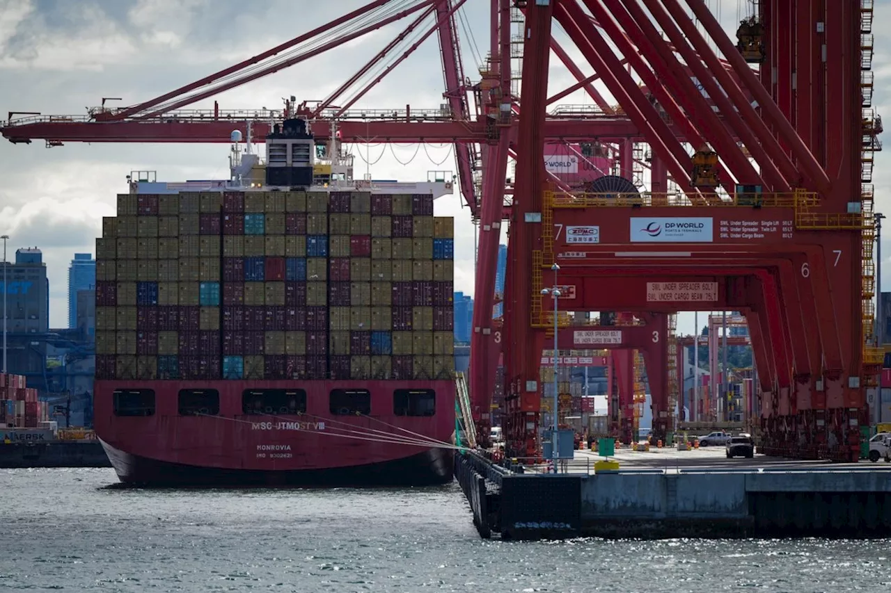 Union issues strike notice in B.C. port labour dispute, employers say