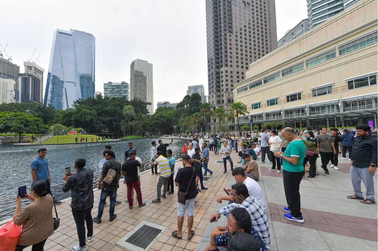 Foreign workers enjoy festive downtime and offers