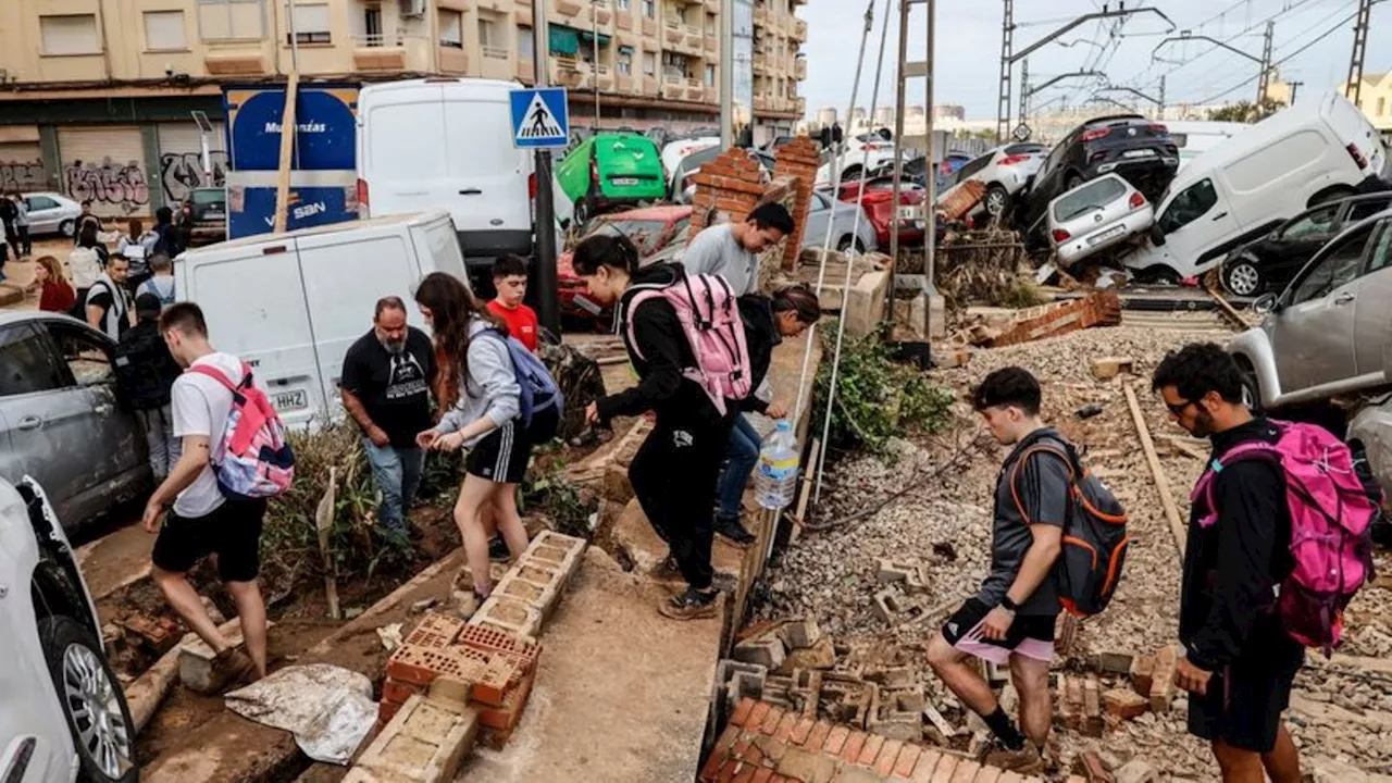 Einsatz nach Unwetter: Spanien schickt immer mehr Soldaten ins Katastrophengebiet