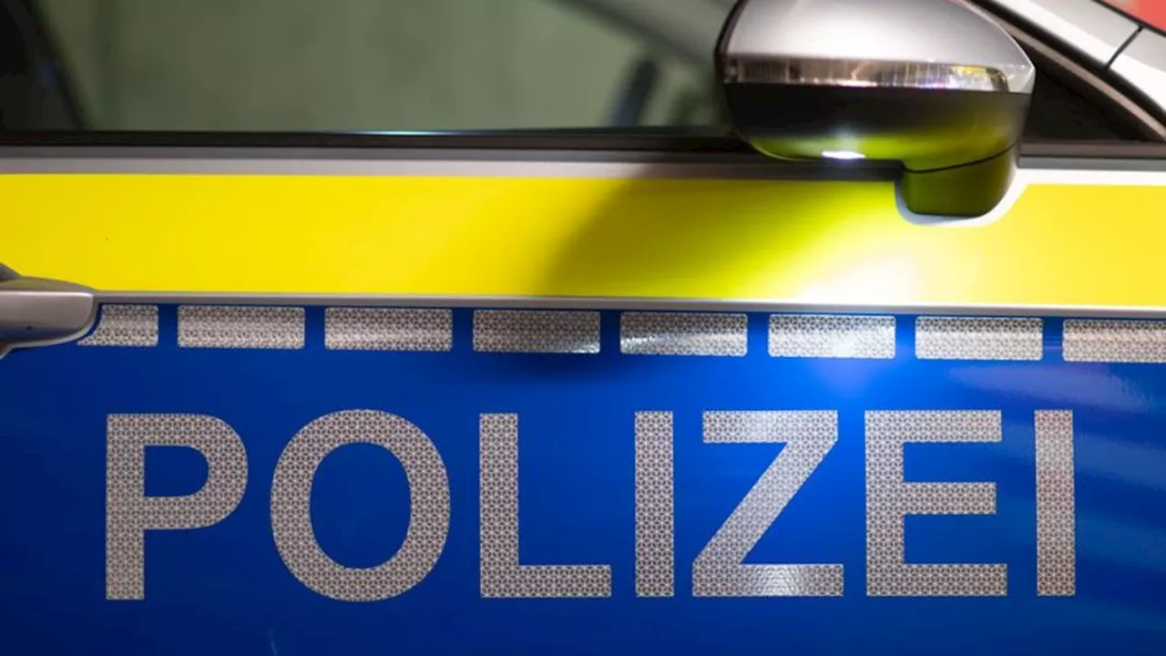 Kriminalität: 20-Jähriger attackiert Fußgänger mit Hund und Teleskopstock