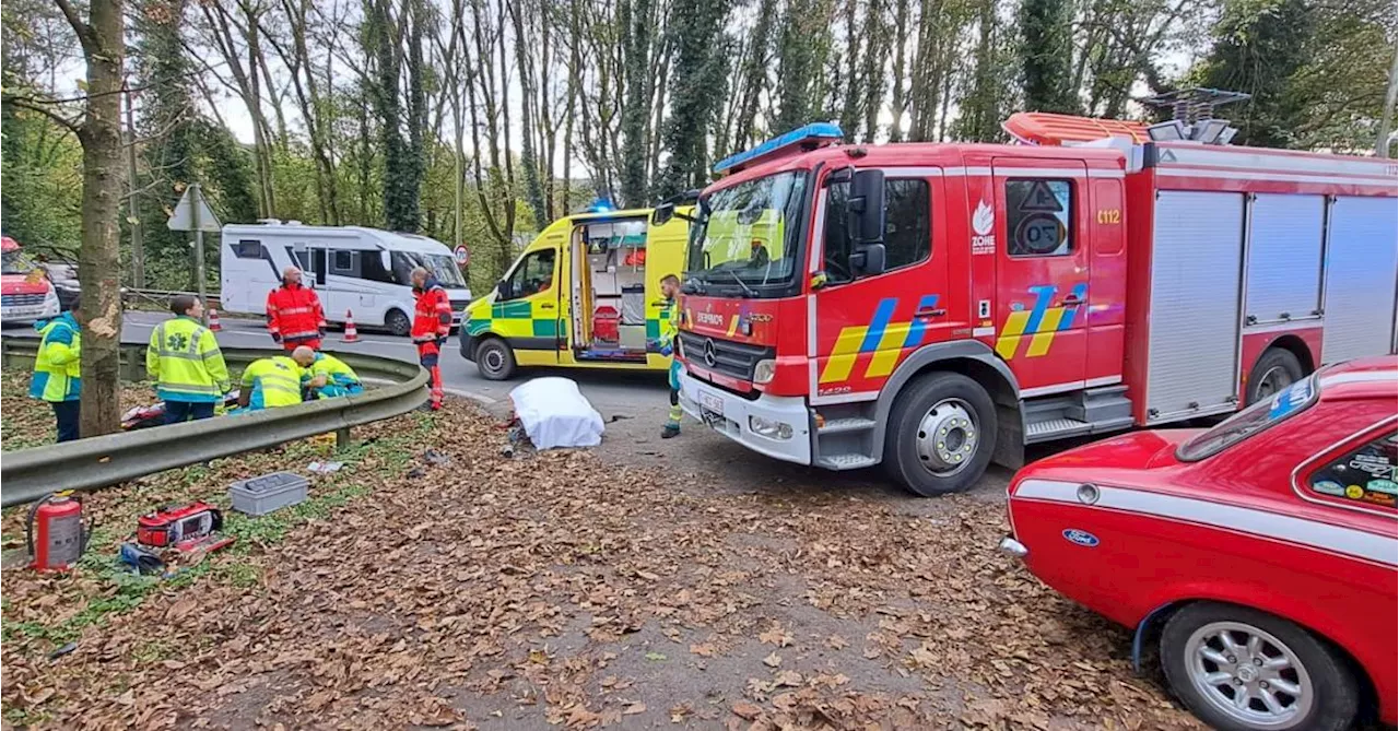 Un blessé dans un grave accident entre une moto et une voiture ancêtre à Beaumont