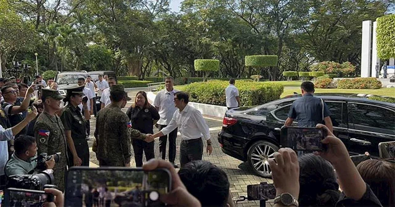 Marcos visits father’s tomb at Libingan ng mga Bayani