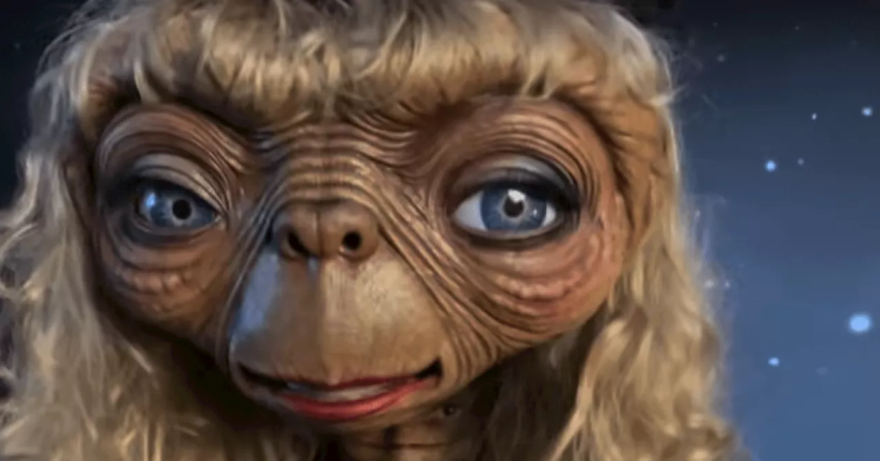 Heidi Klum aparece em uma versão feminina de E.T., o Extraterrestre no Halloween