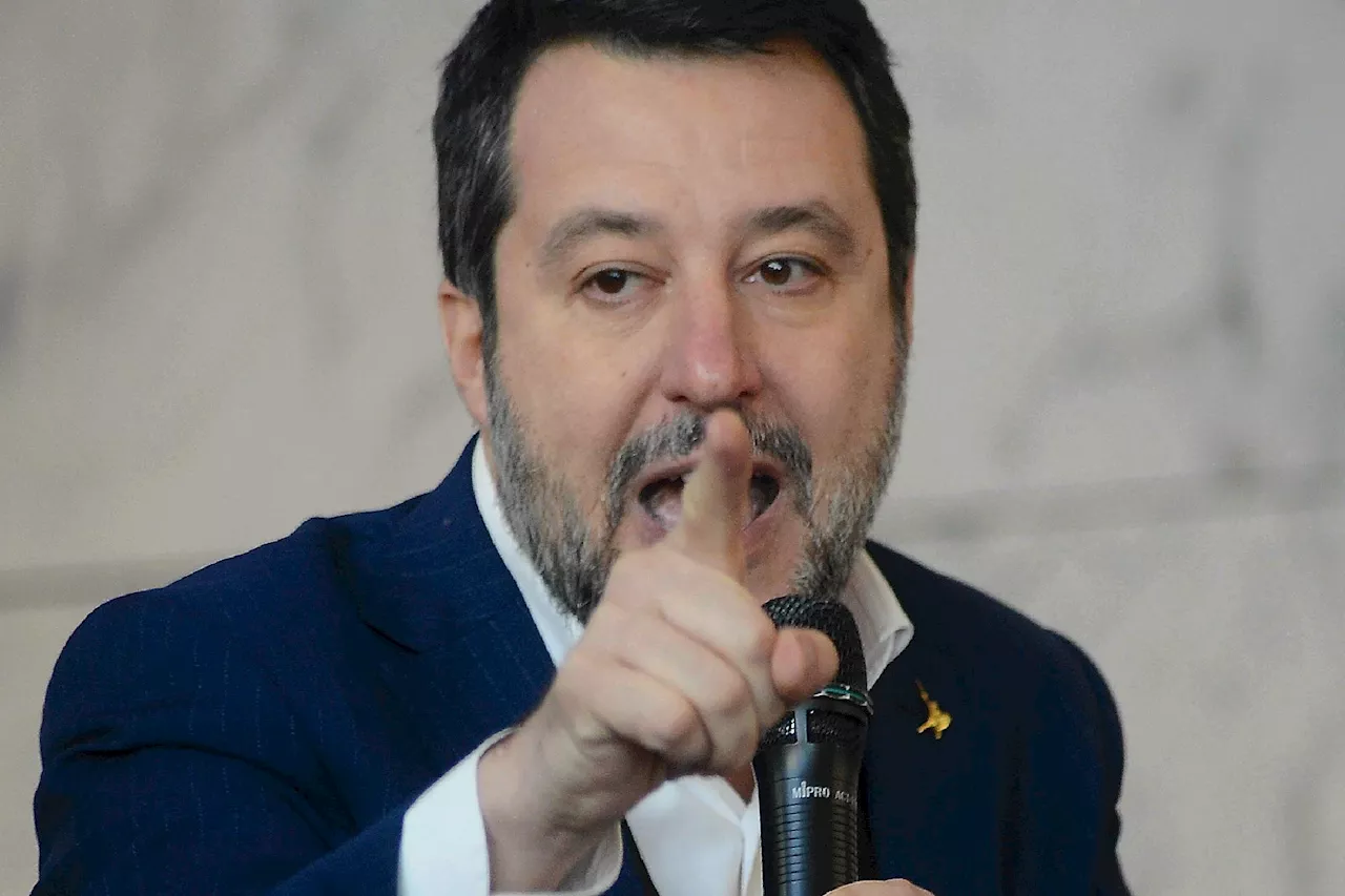 Salvini attacca i centri sociali: 'Chiederò a Piantedosi di chiuderli'