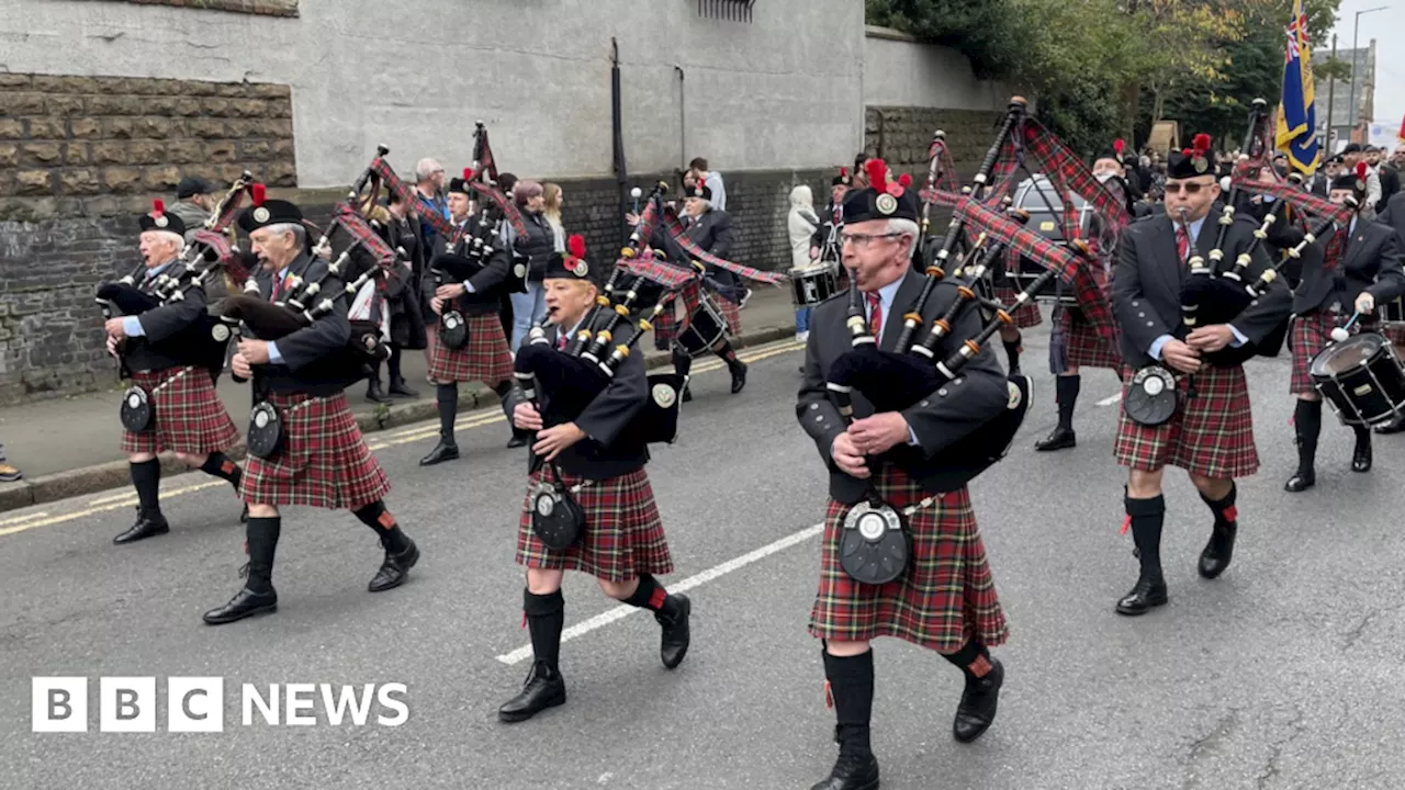 East Midlands in pictures: Poppies, parades and a church in colour