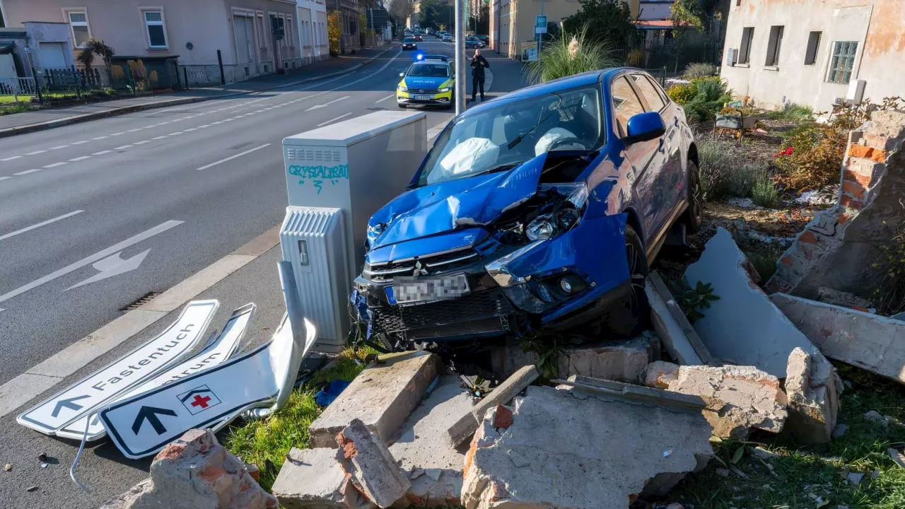 Unfall in Zittau: Frau weicht Katze aus und kracht in Mauer