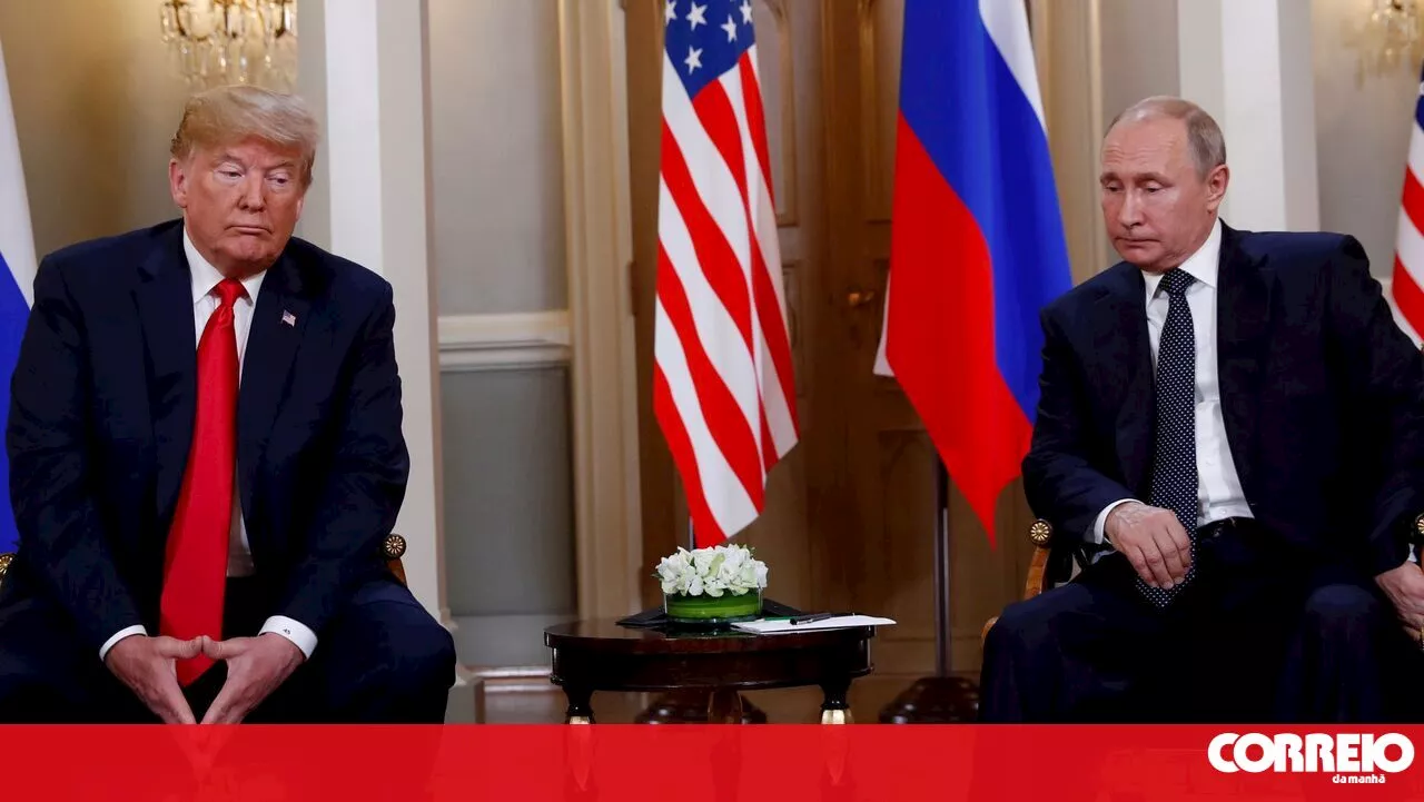 Donald Trump pede a Putin para não agravar guerra na Ucrânia em chamada telefónica