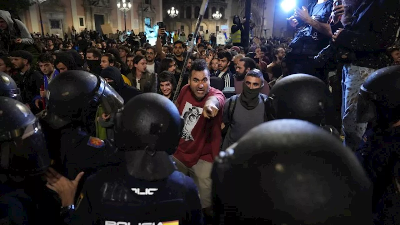 Tens of thousands march to demand Valencia leader resign over handling of deadly floods