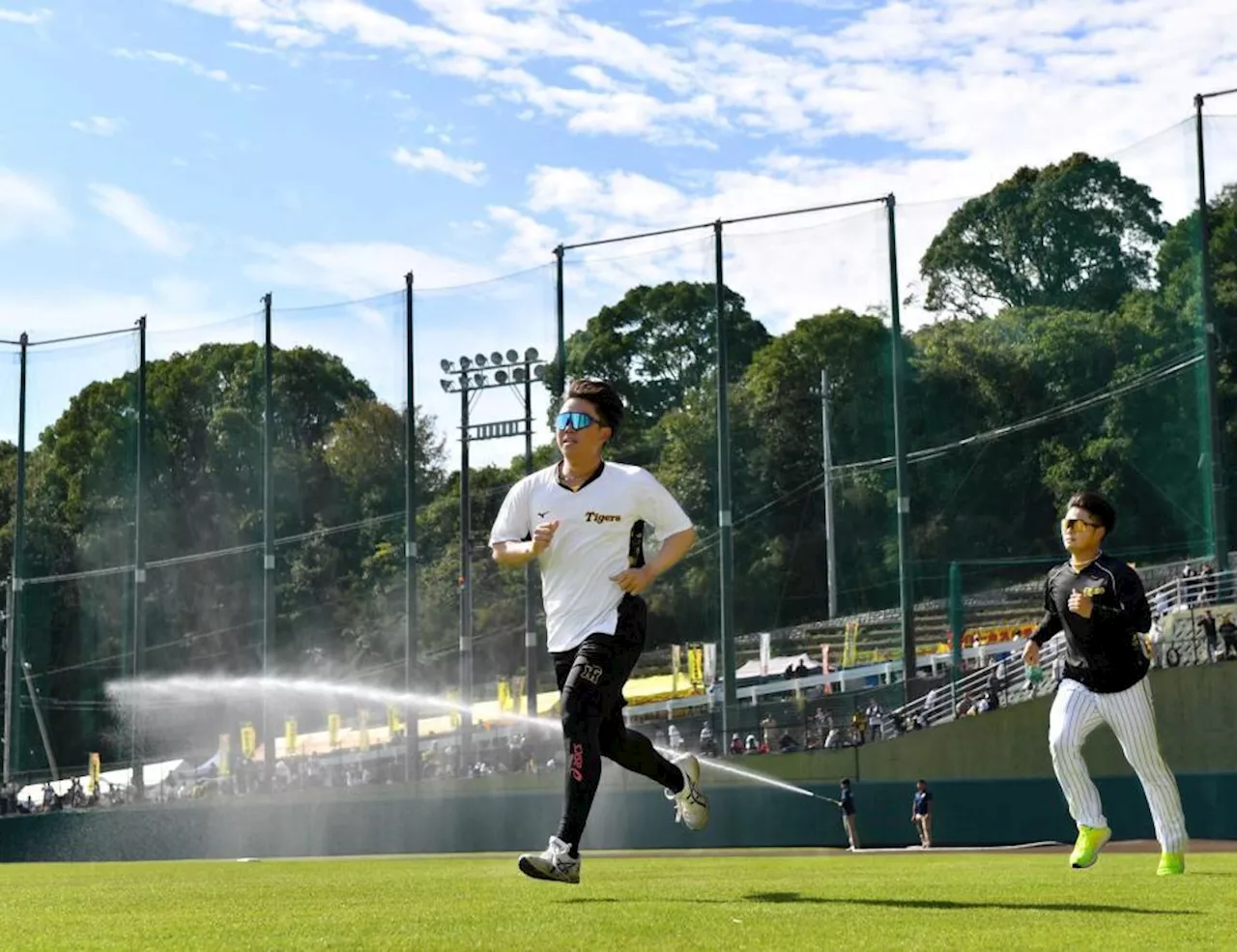 阪神・村上 やっぱり開幕投手「なれるように」ローテ入り発言から“修正” 藤川監督「ほぼ本気、ほぼ冗談」改めて候補示唆