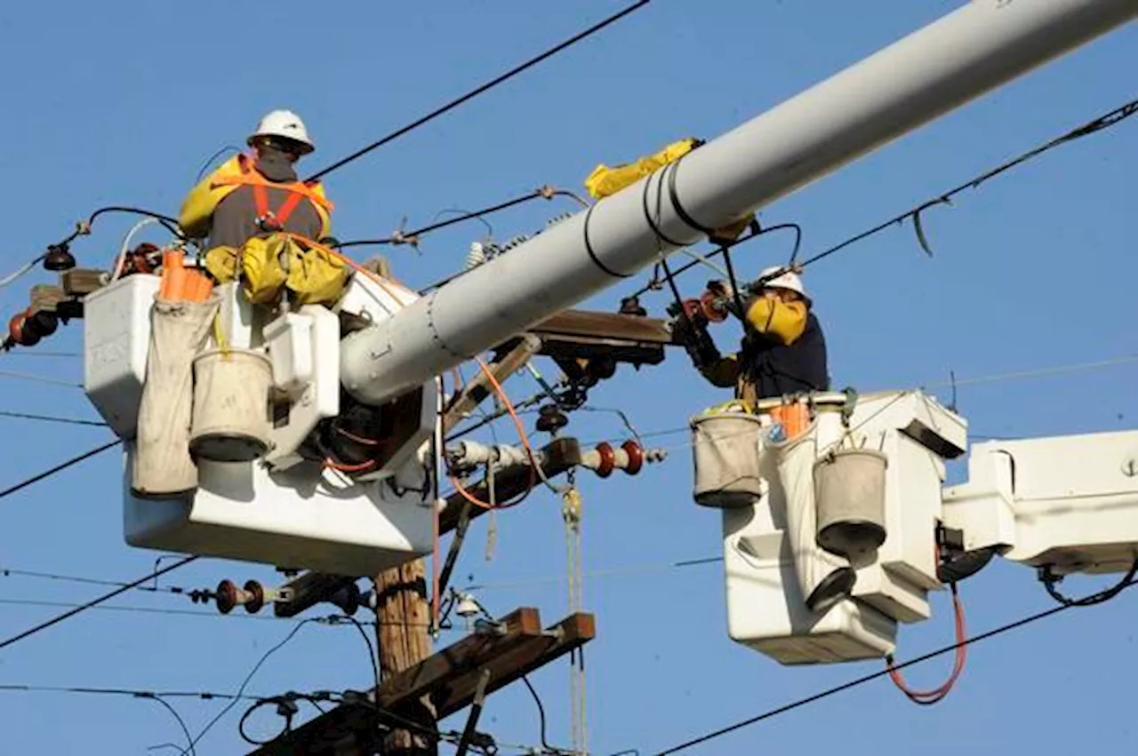 Colorado snowstorm cut power to roughly 52,000 homes, thousands still without power