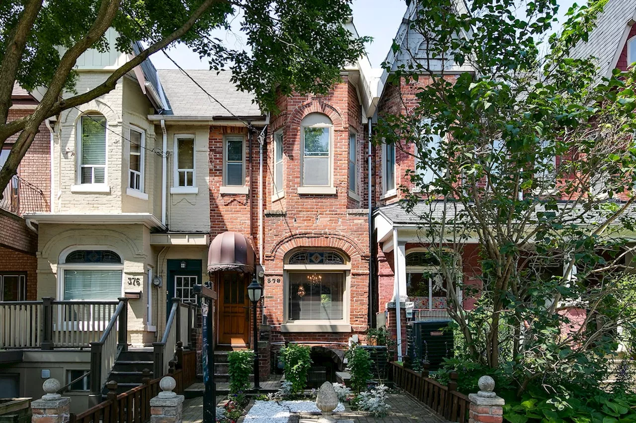 Row house near Trinity Bellwoods Park gets four offers