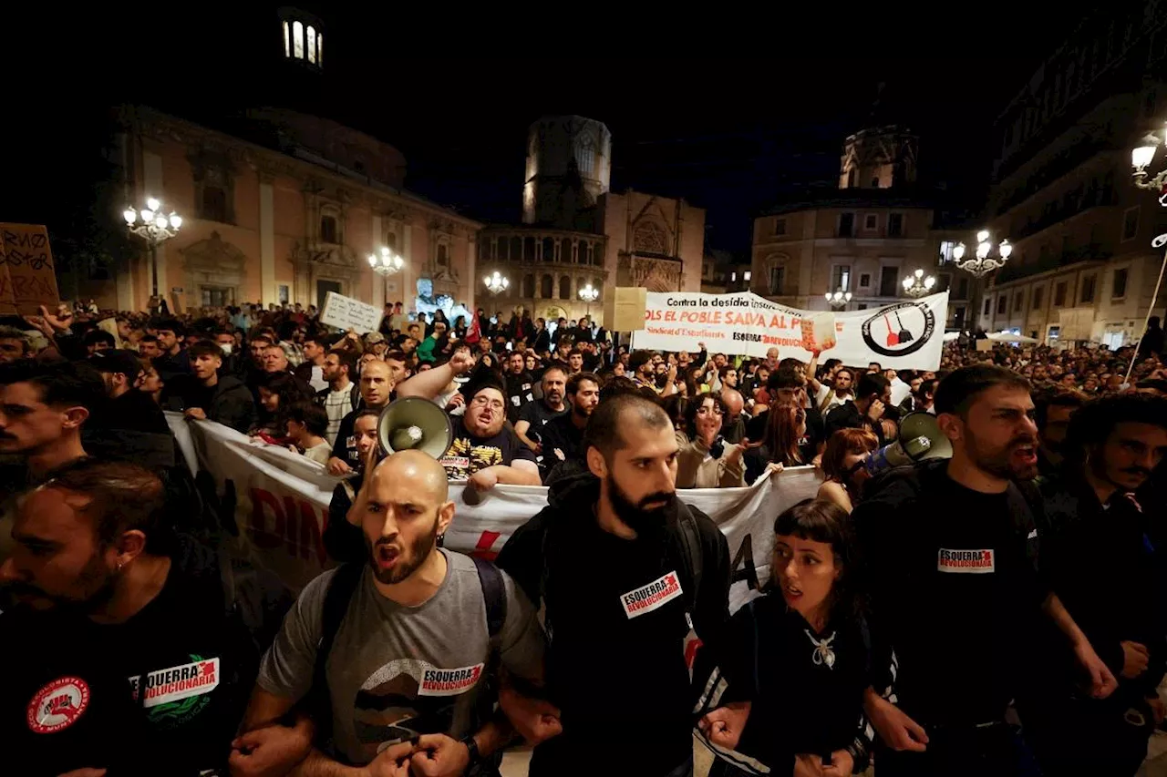 Thousands protest over handling of Spanish flood disaster