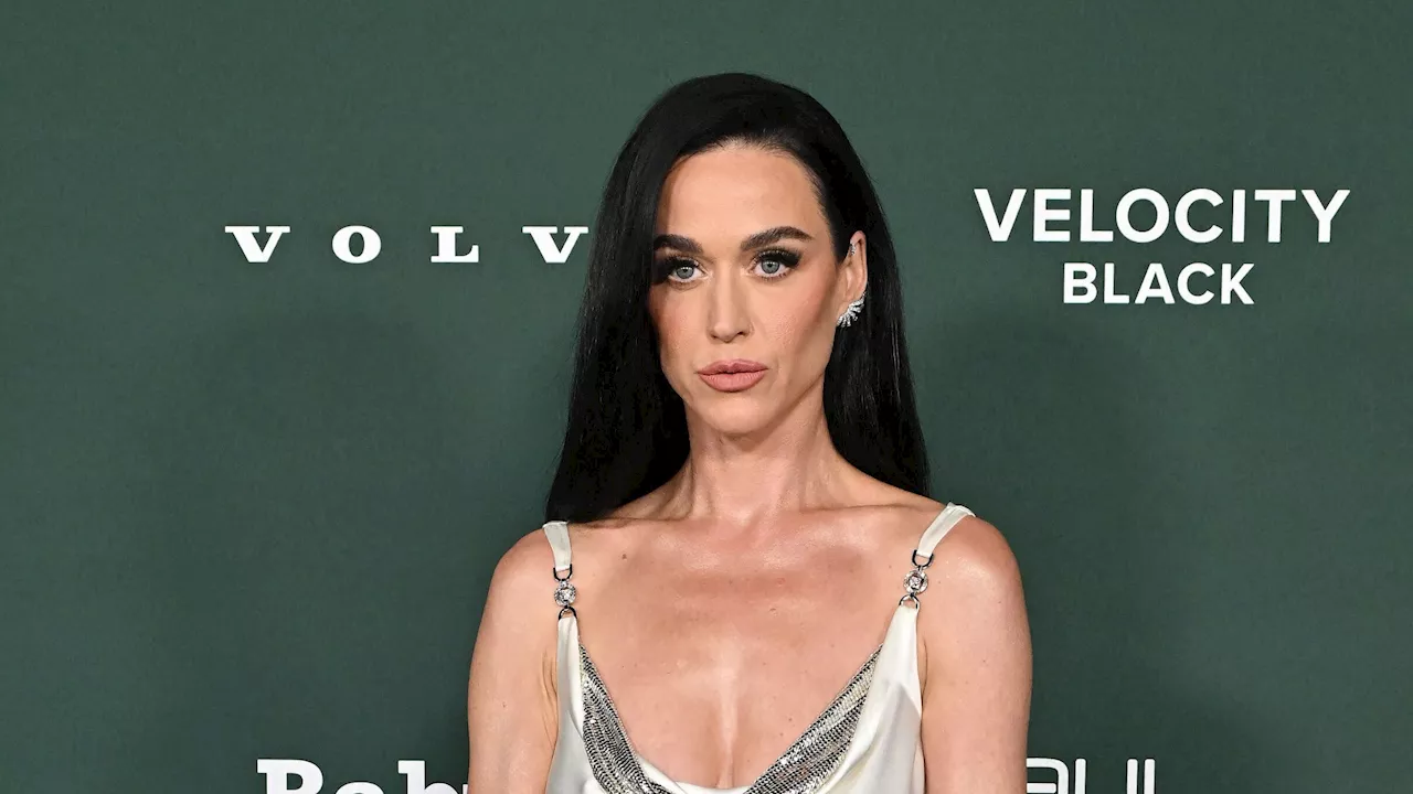 Katy Perry (40 ans) sulfureuse : elle ose la robe nuisette sur le tapis rouge