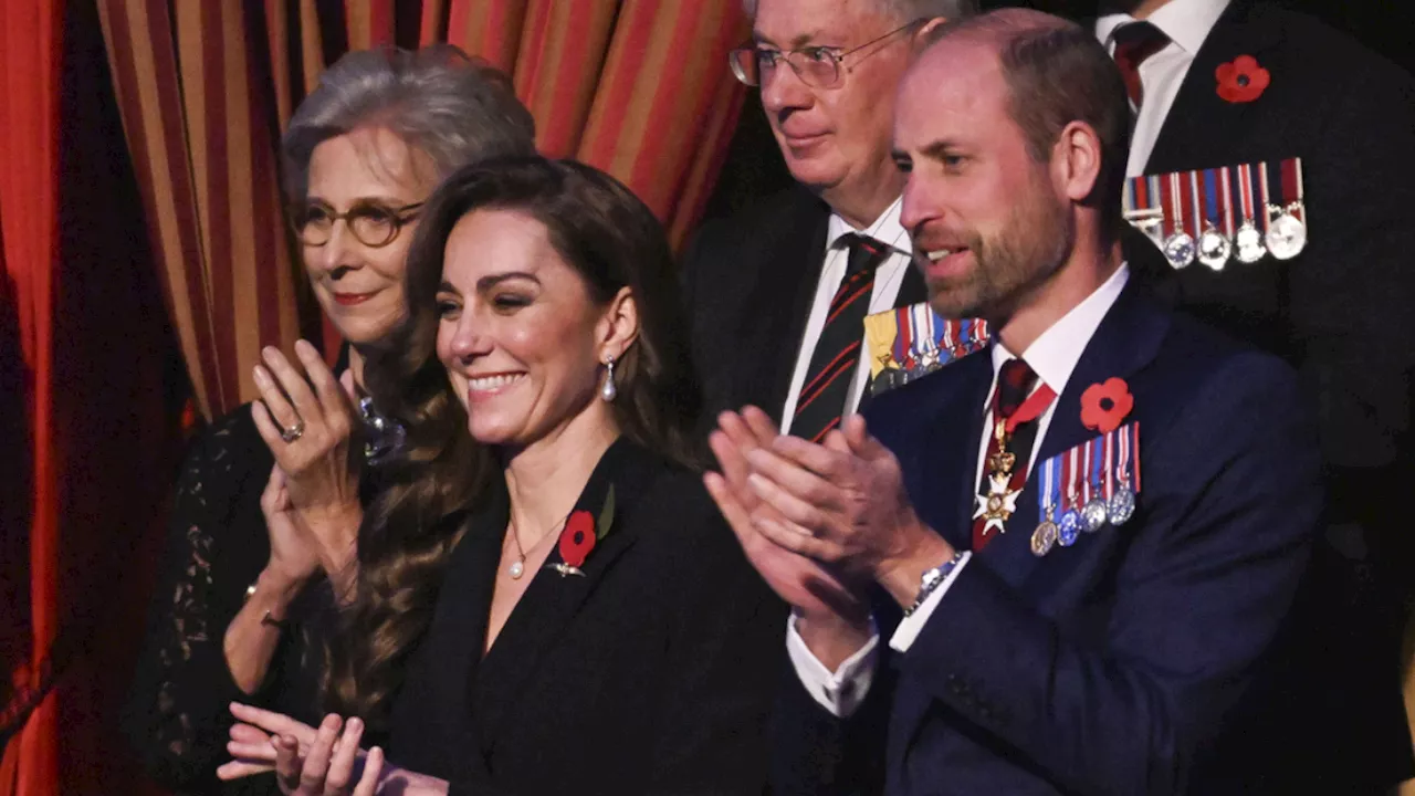 Ritorno in scena per Kate Middleton: sorrisi, eleganza e l'amore del principe William