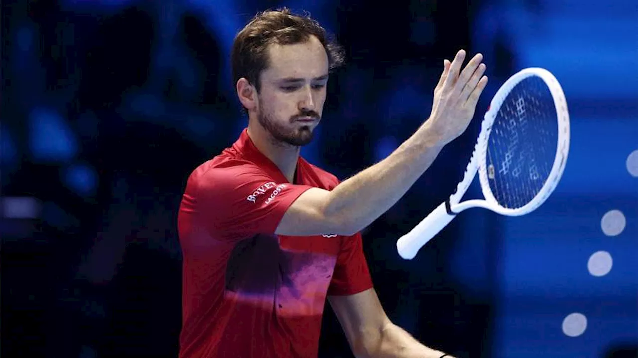 Запуск ракетки: как Медведев уступил в стартовом матче ATP Finals