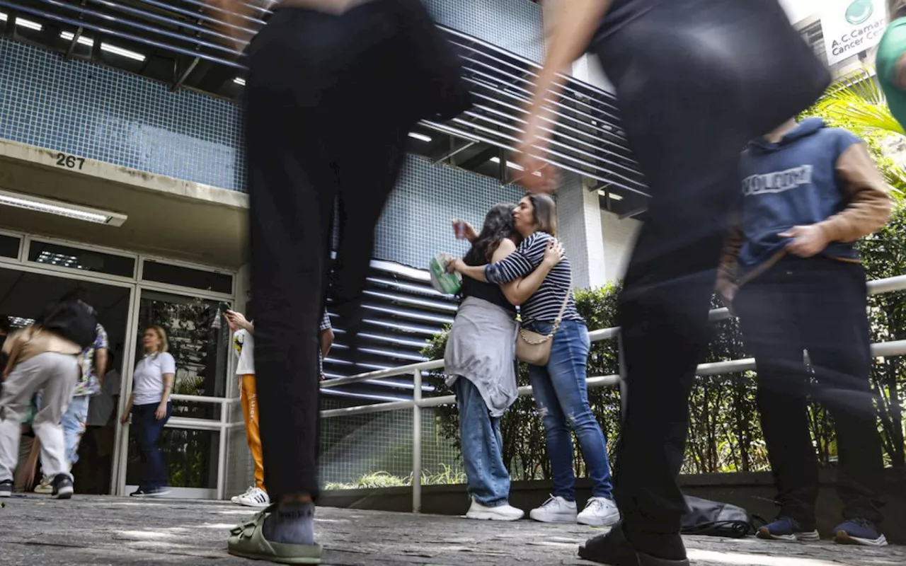 Pensamento positivo, oração e até pet: pais torcem para filhos no Enem