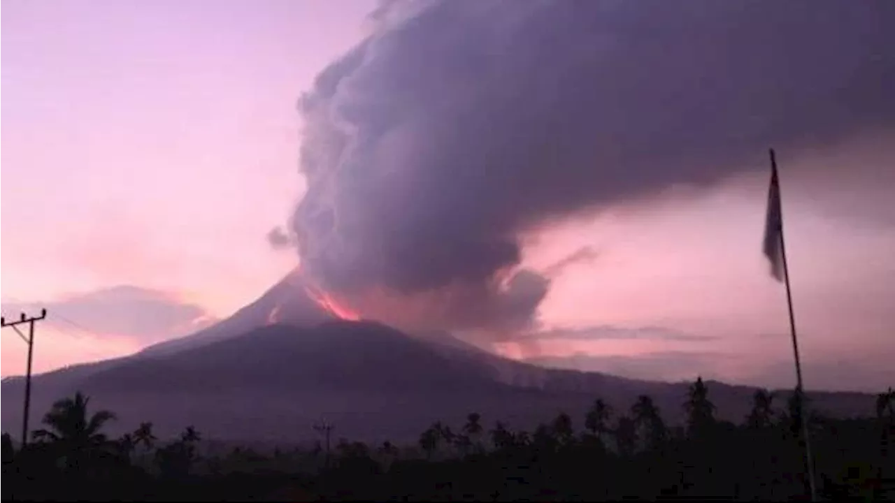 Gunung Lewotobi Laki-Laki Meletus 2 Kali Sore Ini, Abu Vulkanik Capai 1 Km