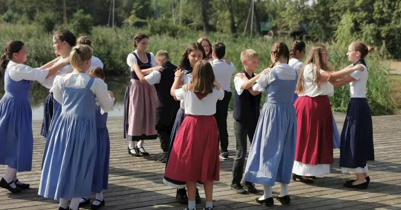 „Va da Burg bis zan See, taunzn is schee“: Kulturgut Volkstanz auf Film