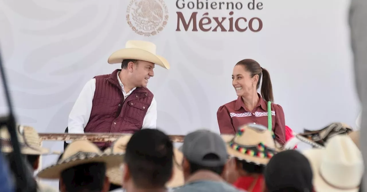 Esteban Villegas y Claudia Sheinbaum inauguran camino artesanal en el municipio del Mezquital