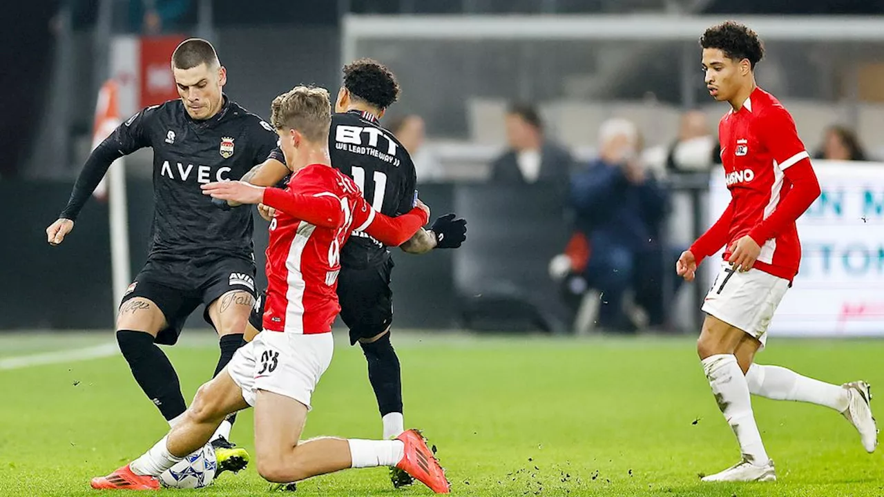 Nog geen doelpunten bij AZ-Willem II • Talenten Addai en Smit vanwege straf op bank